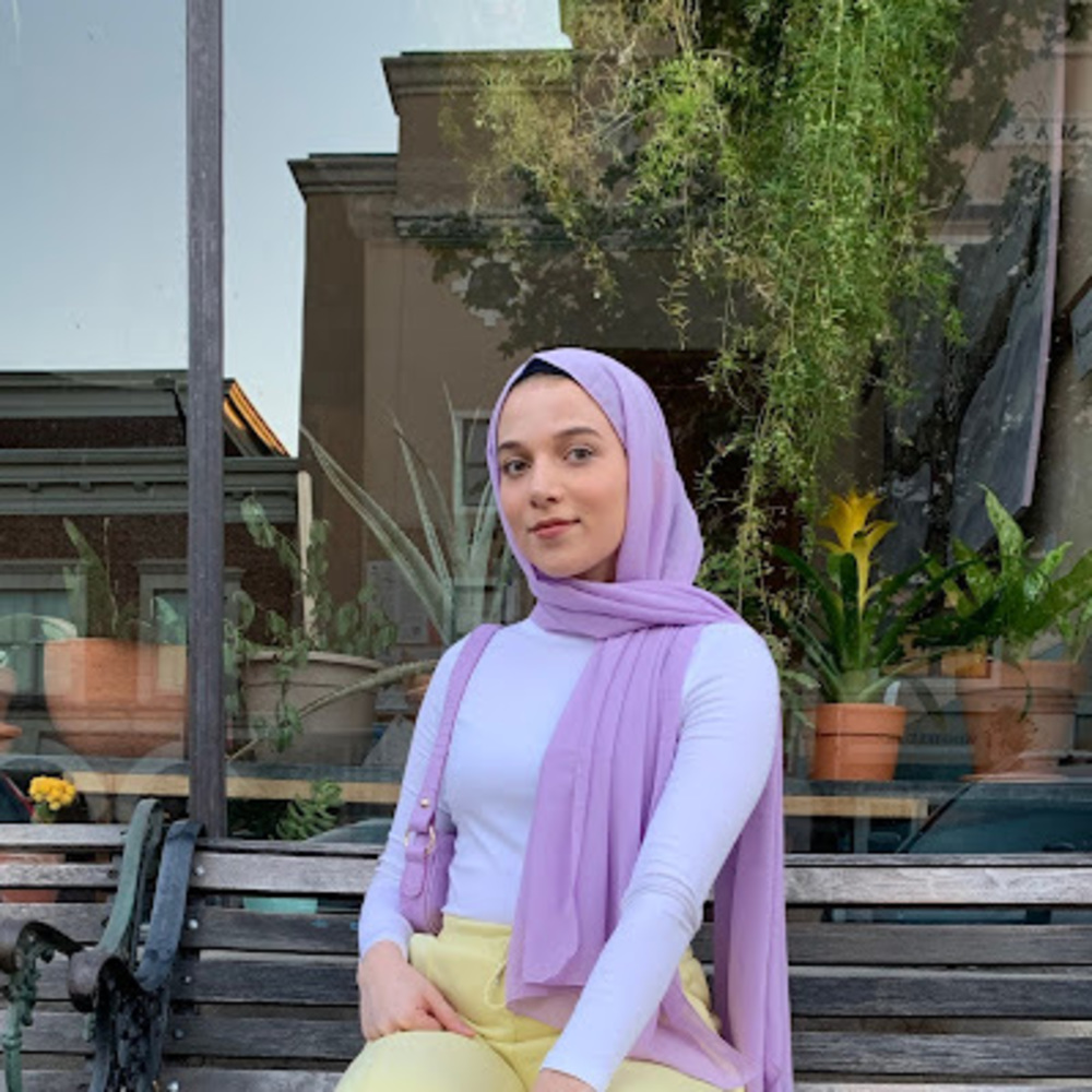 Meet your Posher, Beyza